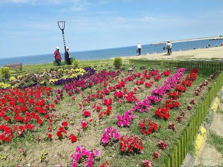 Öğrenciler, Park Ve Sahilde Çöp Topladı G3