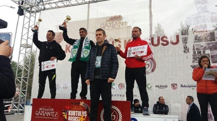 Bayram Gaziantep&rsquo;ten Madalyayla D&ouml;nd&uuml;