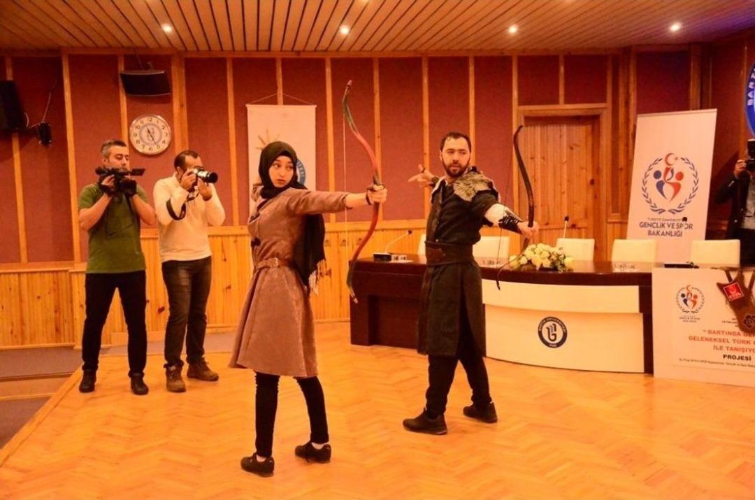 Bartın &Uuml;niversitesinde &lsquo;t&uuml;rk Ok&ccedil;uluğunun Tarihi&rsquo; Anlatıldı