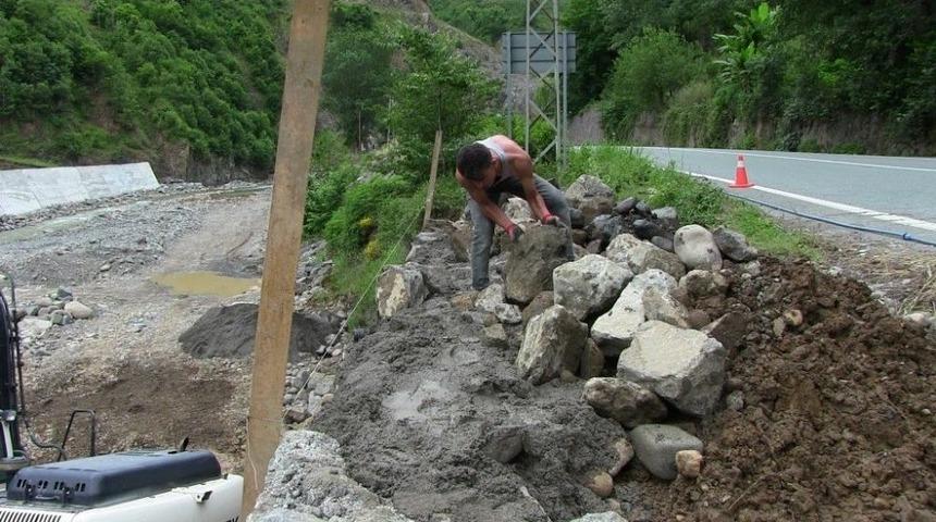 Ekmeklerini Taştan &Ccedil;ıkartıyorlar