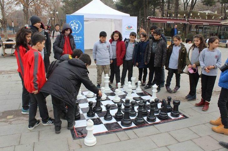 Erzincan Mobil Gençlik Merkezi Gençler İçin Yollarda G4