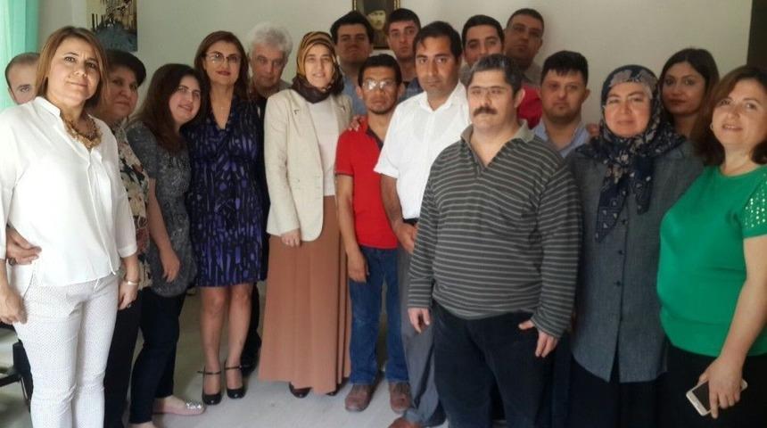 Beyhan Demirtaş, Engellilerin Eserlerini İnceledi