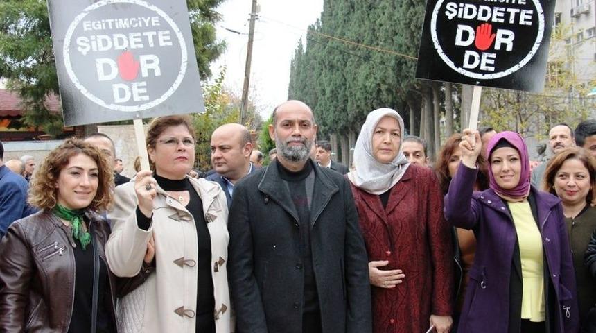 Aydın Eğitim Bir-sen &Ouml;ğretmene Şiddete &lsquo;hayır&rsquo; Dedi