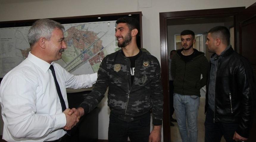 Asker Adaylarından Başkan Yaralı&rsquo;ya Veda Ziyareti