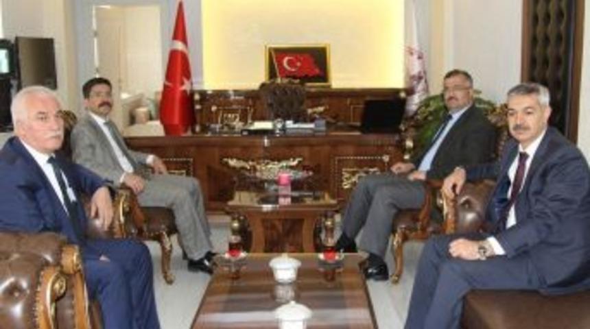 M&uuml;d&uuml;r Tekve&rsquo;den Kaymakam &Ouml;zt&uuml;rk&rsquo;e Ziyaret