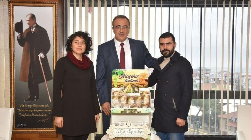 Girişimciler, Başkan Kara&ccedil;oban&rsquo;la &lsquo;sultaniye &Uuml;z&uuml;m&uuml;&rsquo;n&uuml; G&ouml;r&uuml;şt&uuml;ler