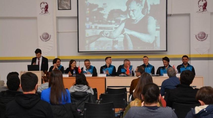 "beton Adamlar" Anadolu &Uuml;niversitesi&rsquo;nde &Ouml;ğrencilerle Buluştu