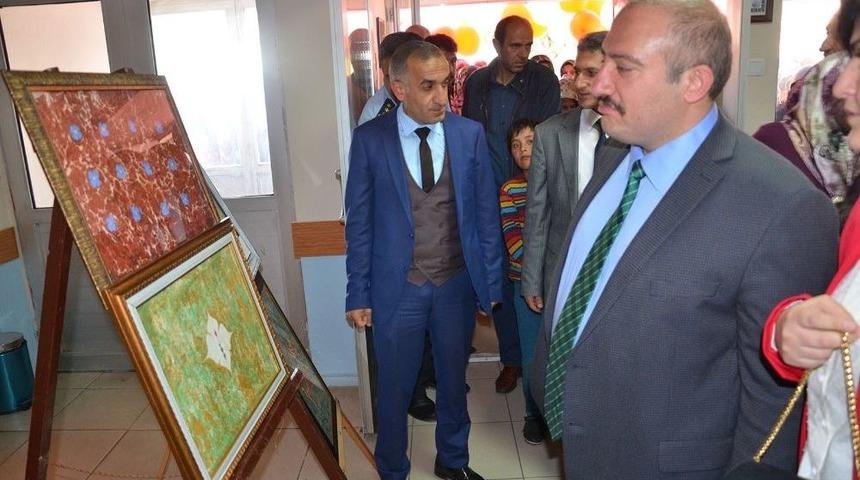 Sarıkamış&rsquo;ta El Emeği G&ouml;z Nuru &Uuml;r&uuml;nler Sergilendi