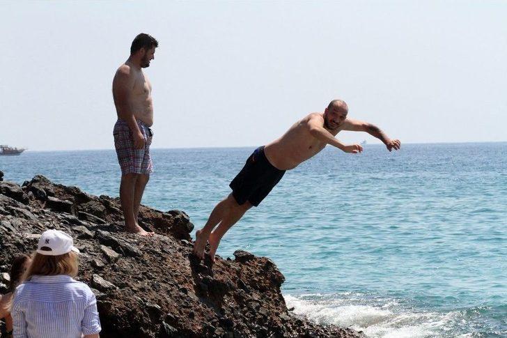 Alanya’da Plajlar Tıklım Tıklım G5