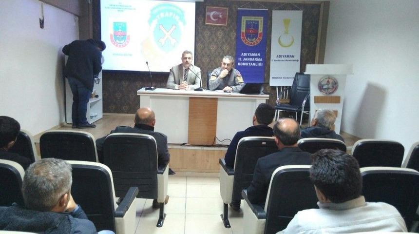 Besni İl&ccedil;esinde &Ouml;ğrenci Servis Şof&ouml;rleri Bilgilendirildi