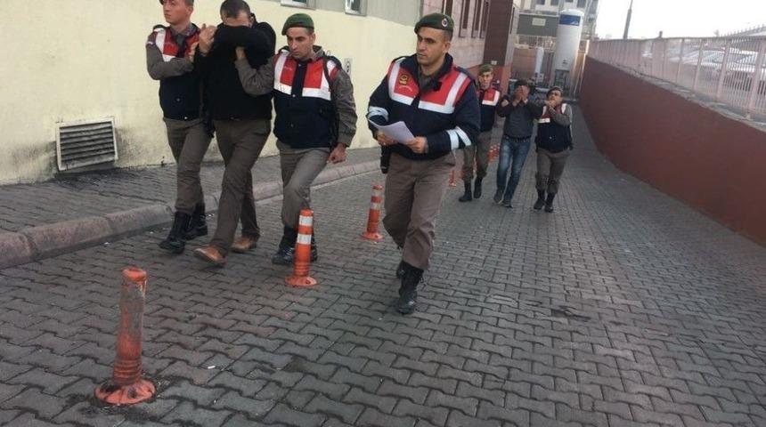 Mahalleyi Elektriksiz Bırakan Hırsızlar Yakalandı