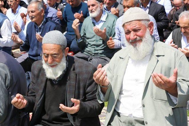 Battalgazi’de Yapılan Yağmur Duasına Yoğun Katılım