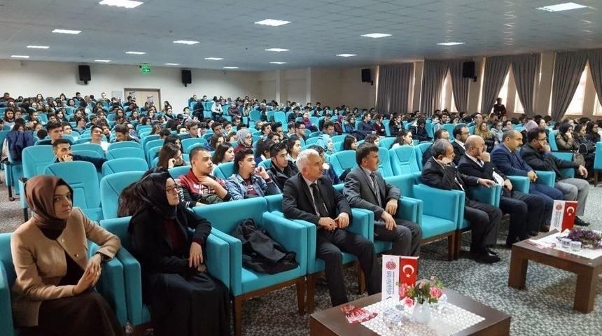 Mehmet Akif Ersoy Vefat Yıl D&ouml;n&uuml;m&uuml;nde Anıldı