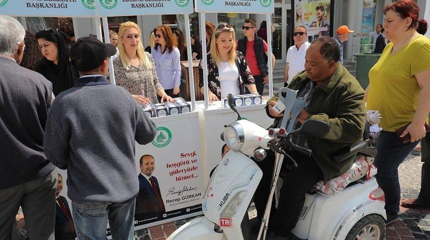 Edirne&rsquo;de 10 Bin Kutu Kandil Simidi Dağıtıldı