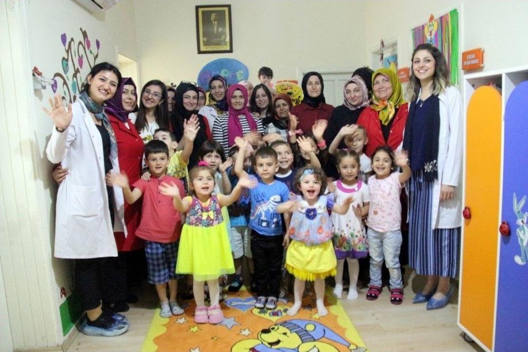 &Ccedil;ocuklar Su&ccedil;tan Uzaklaşıyor, Anneler Para Kazanıyor