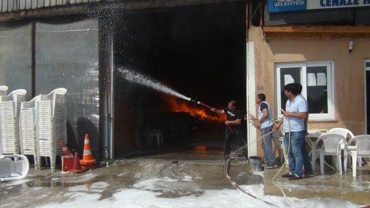 Kozan’da Geri Dönüşüm Deposunda Yangın G4