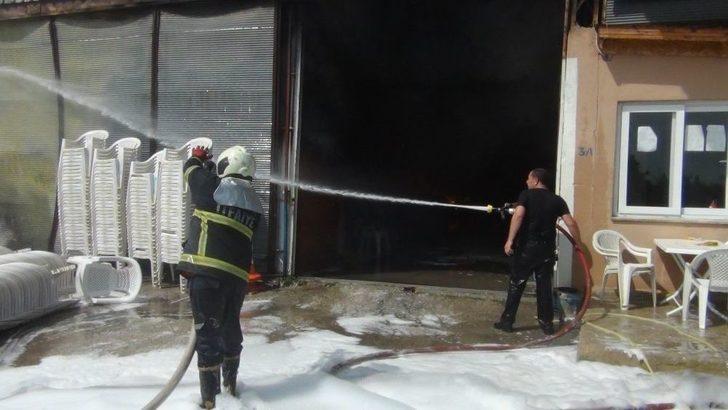 Kozan’da Geri Dönüşüm Deposunda Yangın G5