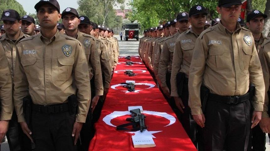 İzmir&rsquo;de Bek&ccedil;iler Yemin Etti