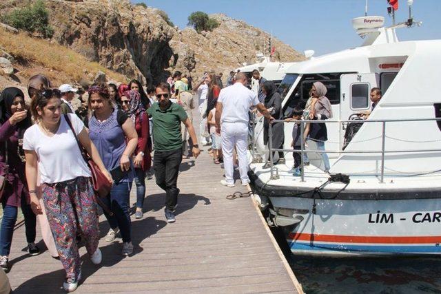 Van Gölü’nde Deniz Otobüsleri Seferleri Başlıyor