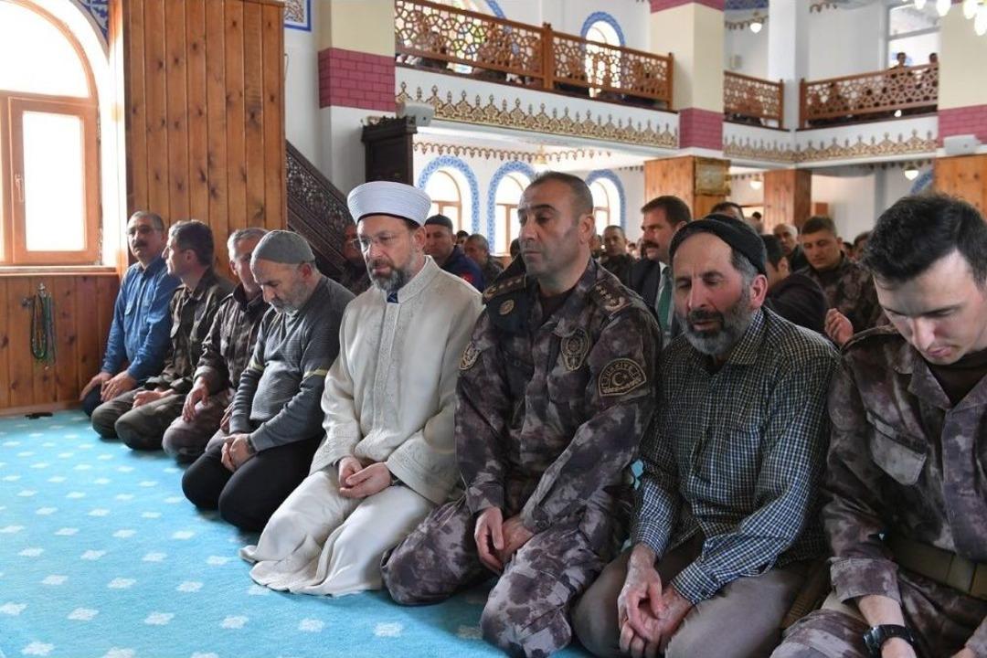 Diyanet İşleri&rsquo;nden &ldquo;şehitlik Ve Gazilik&rdquo; Konulu Cuma Hutbesi