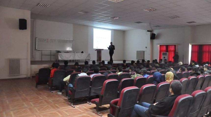 Kahta&rsquo;da &lsquo;başarıya Giden Yol&rsquo; Konulu Seminer D&uuml;zenlendi