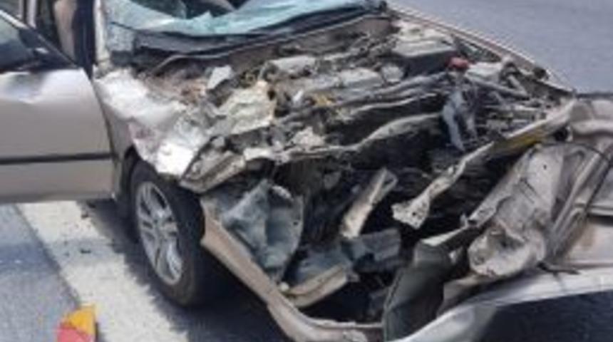 Mersin&rsquo;de Otomobil İle Kamyon &Ccedil;arpıştı: 1 &Ouml;l&uuml;, 1 Yaralı