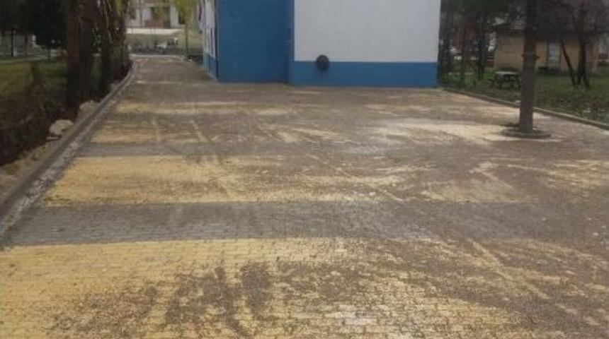 112 Acil Sağlık İstasyonu G&ouml;revlileri &Ccedil;amurdan Kurtuldular