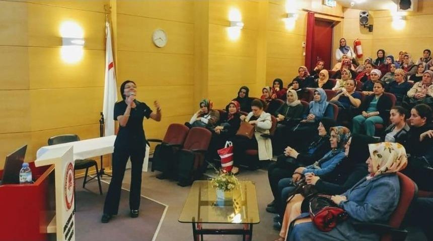 Sd&uuml; Tıp Fak&uuml;ltesi Personeline &lsquo;anne S&uuml;t&uuml;n&uuml;n &Ouml;nemi Ve Emzirme&rsquo; Eğitimi