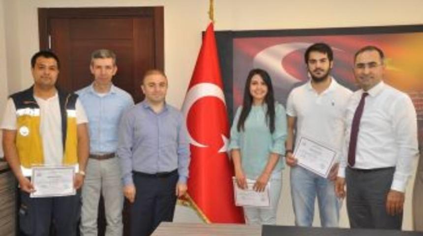 Karaman&rsquo;da Boğulan Genci Hayata D&ouml;nd&uuml;ren Sağlık Ekibine Teşekk&uuml;r Belgesi