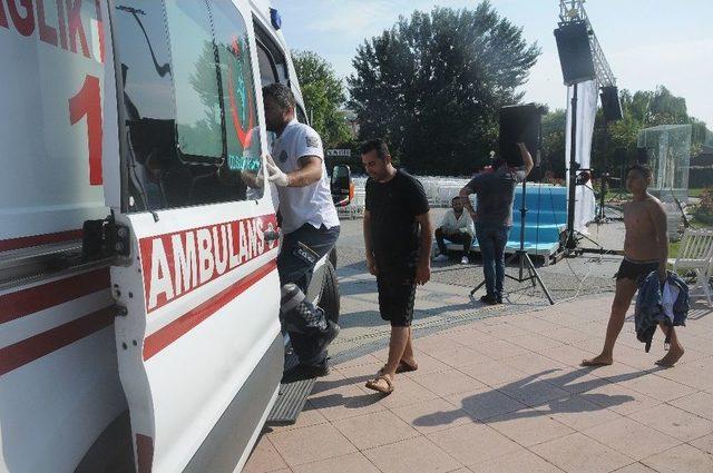 Batan Teknedeki 2 Kişiyi Deniz Polisi Kurtardı