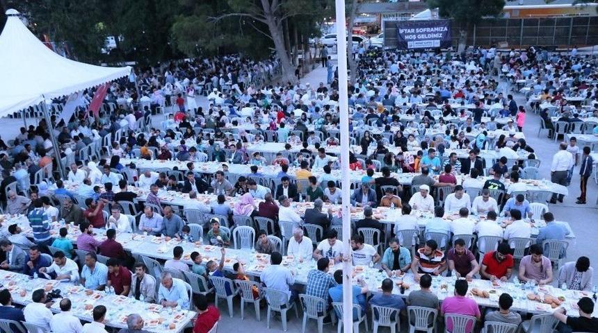 Ak&ccedil;akaleliler Kardeşlik Sofrasında Buluştu