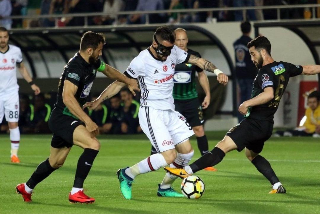 Spor Toto S&uuml;per Lig: T.m. Akhisarspor: - Beşiktaş: 2 (ilk Yarı)