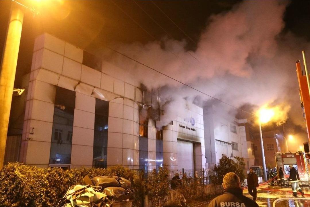 &Ccedil;amaşır Yıkama Fabrikası Alevlere Teslim Oldu