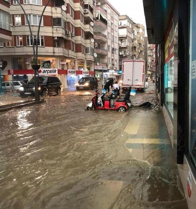 Bandırma Ve Erdek’te Ani Fırtına Ve Yağış Etkili Oldu