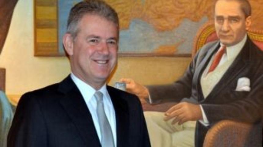 İzto’da Ekrem Demirtaş Adaylıktan Çekildi