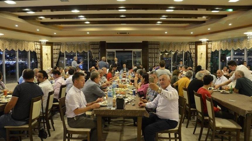 Giresun Vakfı Y&ouml;neticileri Basın Mensupları İle İftar Programında Buluştu