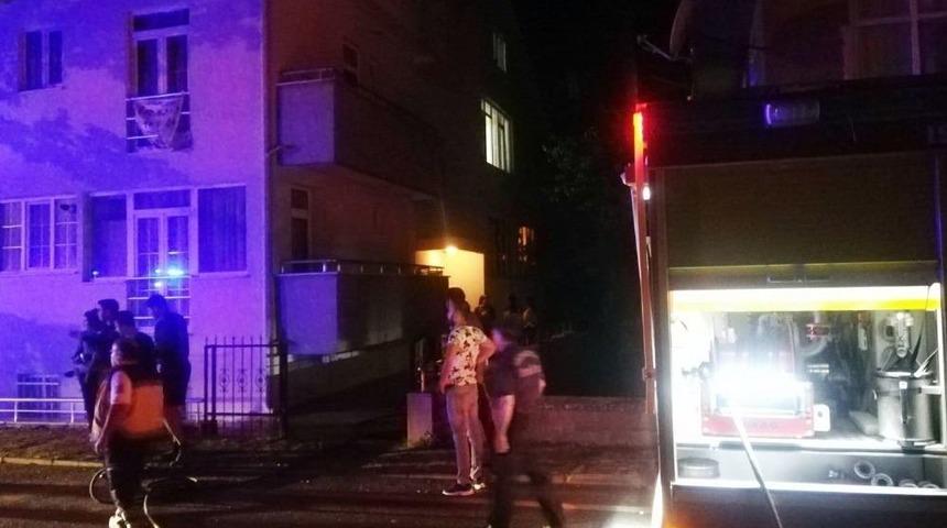 Ocakta Unutulan Yemek Mutfağı Yaktı