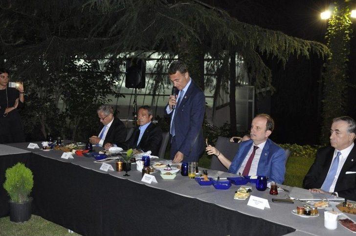 3 Büyüklerin Başkanları İftarda Buluştu G3