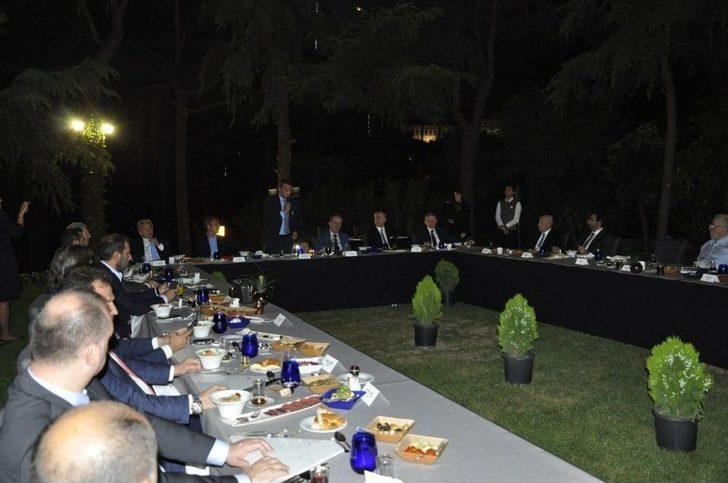 3 Büyüklerin Başkanları İftarda Buluştu G4