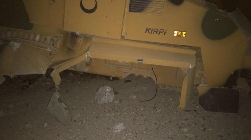 Askeri Aracın Ge&ccedil;işi Sırasında Patlama: 4 Asker Hafif Yaralı