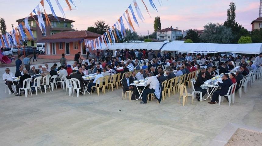Y&uuml;zlerce Vatandaş İftar Sofrasında Buluştu