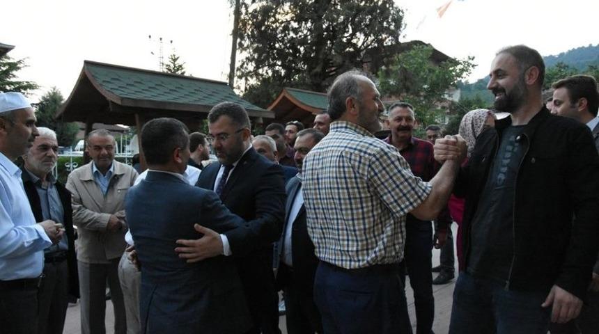 Ak Parti İl Başkanı Keskin, K&ouml;y&uuml;nde İftar A&ccedil;tı