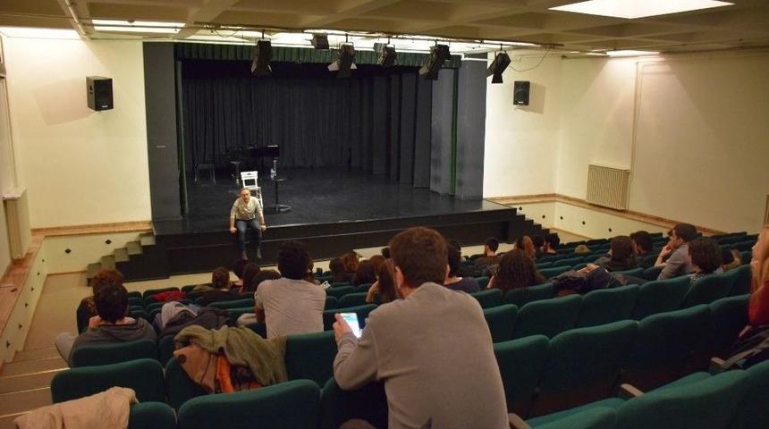 &Ouml;d&uuml;ll&uuml; Oyuncu Tansu Bi&ccedil;er &Ouml;ğrencilerle Bir Araya Geldi