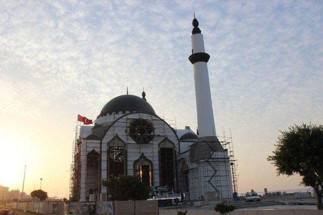 İskenderun Sahil Cami’nde Peyzaj Çalışmaları