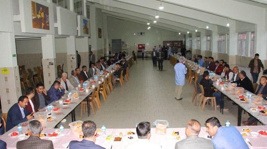 Kaymakam Hamitoğlu&rsquo;ndan Şehit Ailelerine İftar Yemeği