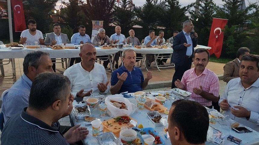 Eğitimciler İftarda Buluştu