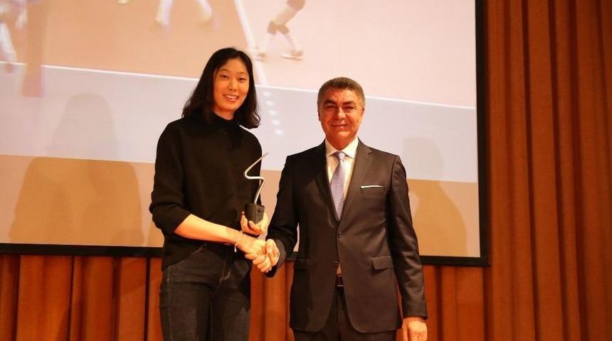 Yılın En İyi Voleybolcusu Zhu Ting
