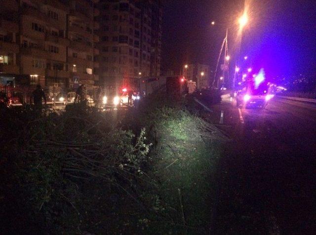 Rize’de 2 Ayrı Trafik Kazasında 1’i Ağır 10 Kişi Yaralandı