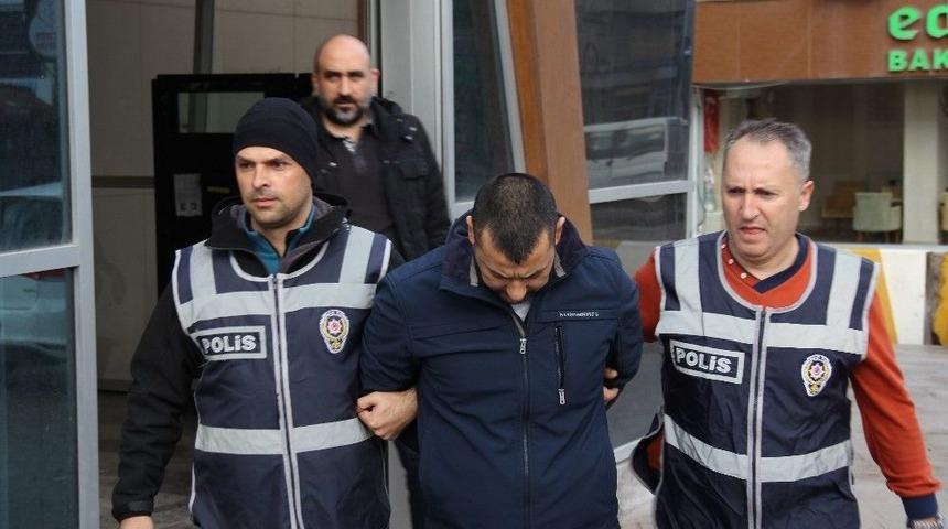 Alışveriş Yapar Gibi D&uuml;kkan Soydular