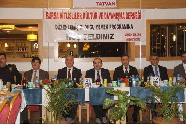 Bitlis’te Dayanışma Yemeği Düzenlendi